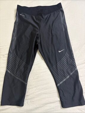 Nike Black Capri Dri-FIT Performance Leggings